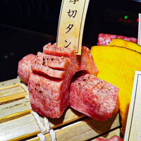 焼肉専科 肉の切り方 日本橋本店 - 