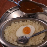 ターリー屋 - 料理写真:目玉焼き乗せインドカレーライス定食（マトンカレー）