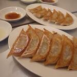 餃子専門 芳寿飯店 - 