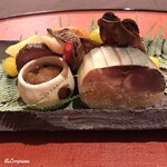 御料理 寺沢 - 鯖棒ずし､海老芋素揚げ､藤九郎銀杏､唐墨､慈姑ﾁｯﾌﾟｽ､煮牡蠣､真魚鰹､岩手牛ﾛｰｽﾄﾋﾞｰﾌ､赤海鼠