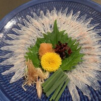 うなぎ刺し（薄造り）　　　　２５００円