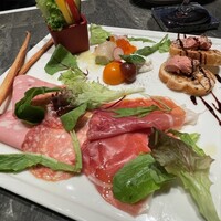 LITORANEO - 前菜の盛合せ　色々あります