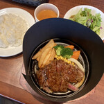 bisutoromasuya - 牛肩ロースの鉄板ステーキ980円