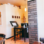 トラットリア・ラ・カパンナ - 店内:入口付近