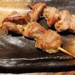 海山亭いっちょう - 【豚カシラ串】￥299+税と【豚ハラミ串】￥299+税