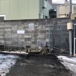 中華そば志のぶ支店 - ここは１台分の駐車場