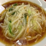 横濱ラーメン - しゃきしゃきのもやし炒めがたっぷり載ったサンマー麺