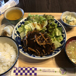 家庭料理　かわじ - ♪ハンバーグきのこソース定食￥700