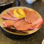 焼肉 すっきゃねん - 和牛上タン塩