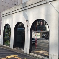 YPSILON Aoyama - 骨董通り