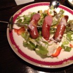 パイレーツキング - サラダ（サーベルにウインナーが刺さっております）