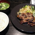 炭火焼 えん - 骨付きカルビ定食  780円