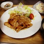 Cafe&Salon 니이나