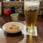Yakisuke - 生ビールと付け出しとホットスープです