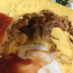 煉瓦亭 - 中のケチャップライスとバター香るオムレツが合う！！