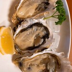 的矢かき料理の店 はしもと - 生牡蠣