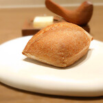 ラチュレ - パン単体でも十分美味しいです。