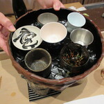 寿司つばさ - 都度、楽しい猪口選び