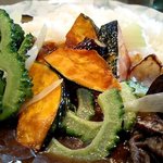 五色野菜カレー(スジ肉トッピング追加)