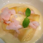 サンフォコン - 桃のスープ　デセールっす。　これもスペシャルやね！