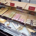 FROM - ショーケース