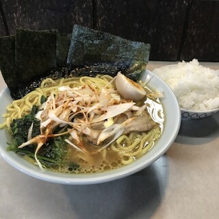 横浜らーめん 酒々井家_0