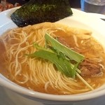 らーめん専門 うしおととり - 醤油ラーメン　６９０円