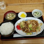 Chuukahanten Gokuu - 本日のサービス品焼そば定食ご飯大盛り