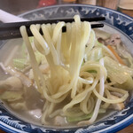 Kurodaya No Hakata Chiyampon - 麺は中太のストレート系