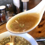中華そば まるき - スープ　アップ