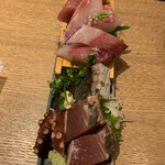 熱海銀座おさかな食堂 - 刺身盛り合わせ（2人前）めちゃくちゃ分厚いです。