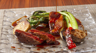 Kyatorurapan Kitaumeda - 肉とソース