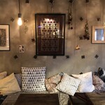 東京基地 - テーブル席ベンチシート