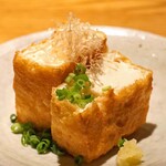 高太郎 - 大桃豆腐の揚げたての厚揚げ
