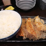 ラーメン若松 - セットの餃子とごはんです☆　2021-0113訪問