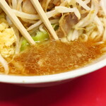 ラーメン二郎 - スープ
