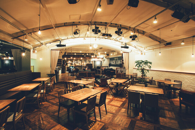 座席 Restaurant Bar Cay 表参道 ダイニングバー 食べログ