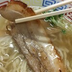 づゅる麺 池田 - チャーシューリフト