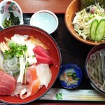 季さく - 海鮮丼  1000円  全貌