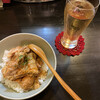 居酒屋らくだ - グヤーシュ丼850円とジンジャエール300円