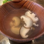 イザカヤ コン - 椎茸の味噌汁