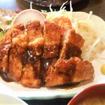 あおぞら食堂 - トンカツ定食のトンカツ