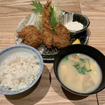 Nadai Tonkatsu Katsukura - ご飯、味噌汁、キャベツはおかわりできます。
