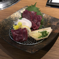 馬桜 銀座通り店 - 馬刺し