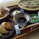 手打蕎麦 こより - ざるそばと稲荷寿司セット