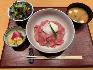 Izakaya Tanuki - [ランチ]ローストビーフ 丼