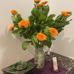 日本ばし さく間 - いつもどおり女将の活花と茶葉のお香が癒し空間を演出