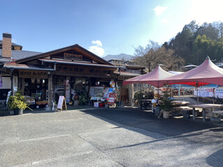 道の駅　あらかわ - 同じ敷地内にある鈴ひろ庵