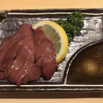 串八 - 鳥刺し　レバー(ごま塩)