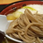 半田屋 - 恐らく製麺はしてないだろうが、カドの立った美味しい蕎麦です！